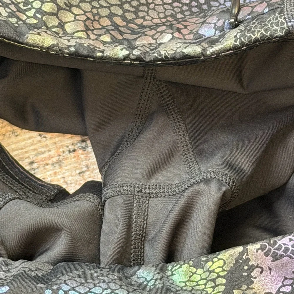 CVG Constantly Varied Gear Athletic Skort Snake Print Holographic Shorts Sz S - Picture 8 of 10